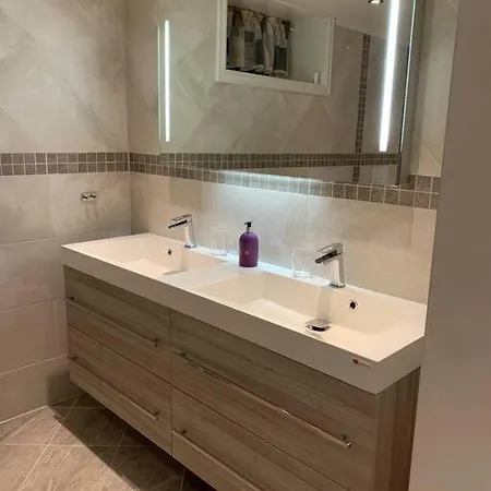 Apartamento Hybel I Underetasje 700m Fra Trogstad
