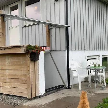 Apartment Hybel I Underetasje 700m Fra Trogstad