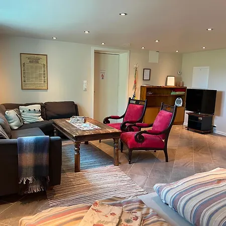 Hybel I Underetasje 700m Fra Apartment Trogstad