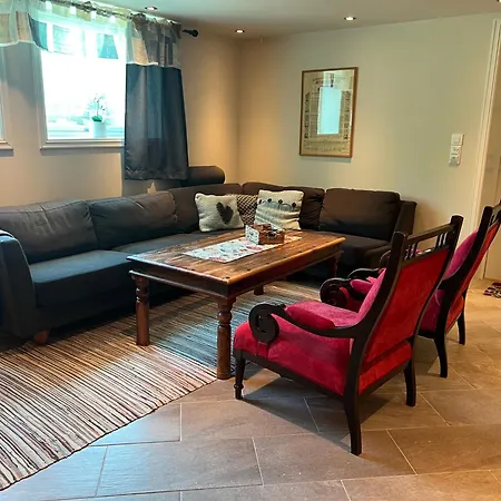 Apartment Hybel I Underetasje 700m Fra Trogstad